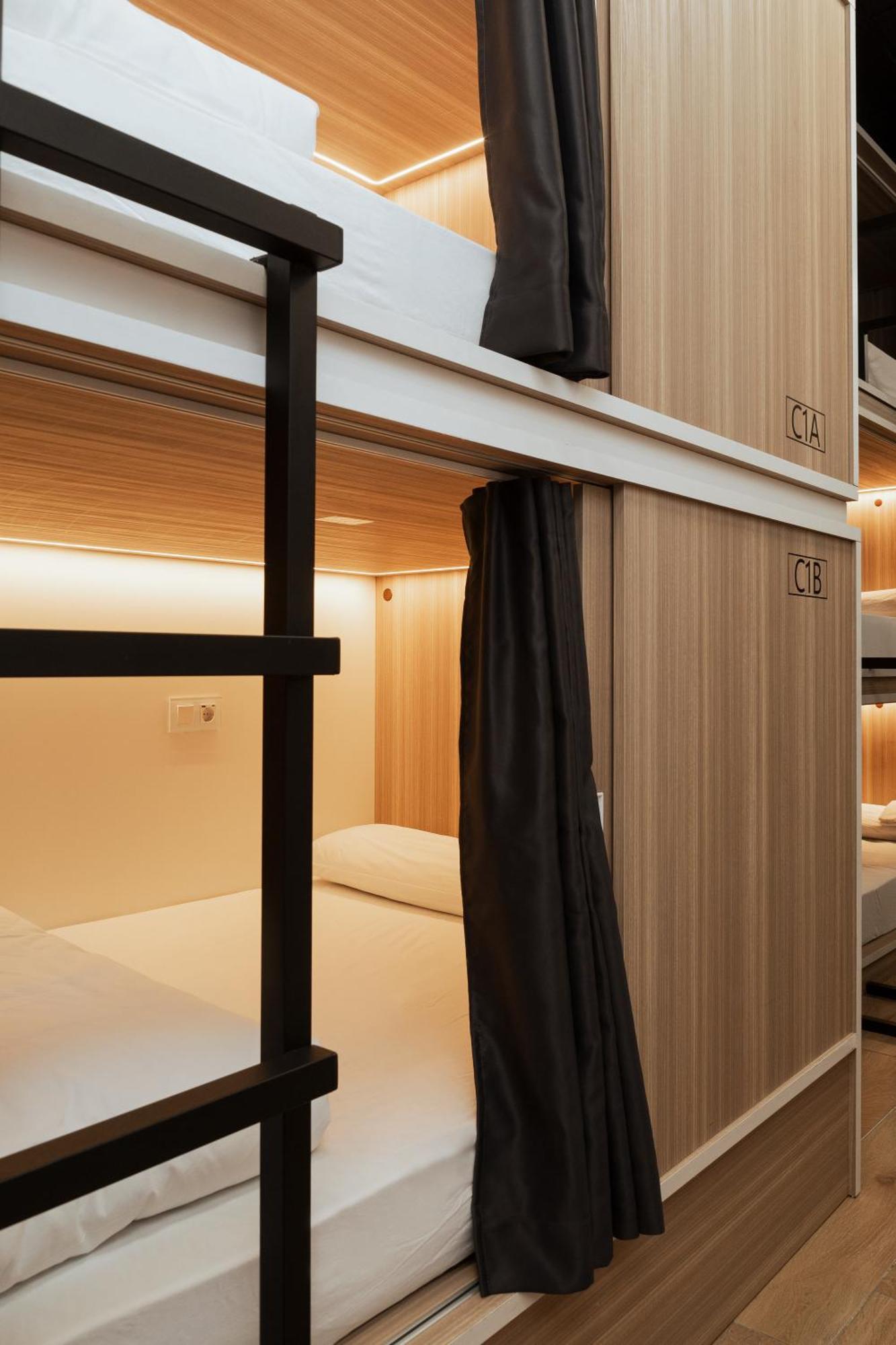 Hostal Siesta & Go Nuevos Ministerios Madrid Eksteriør billede