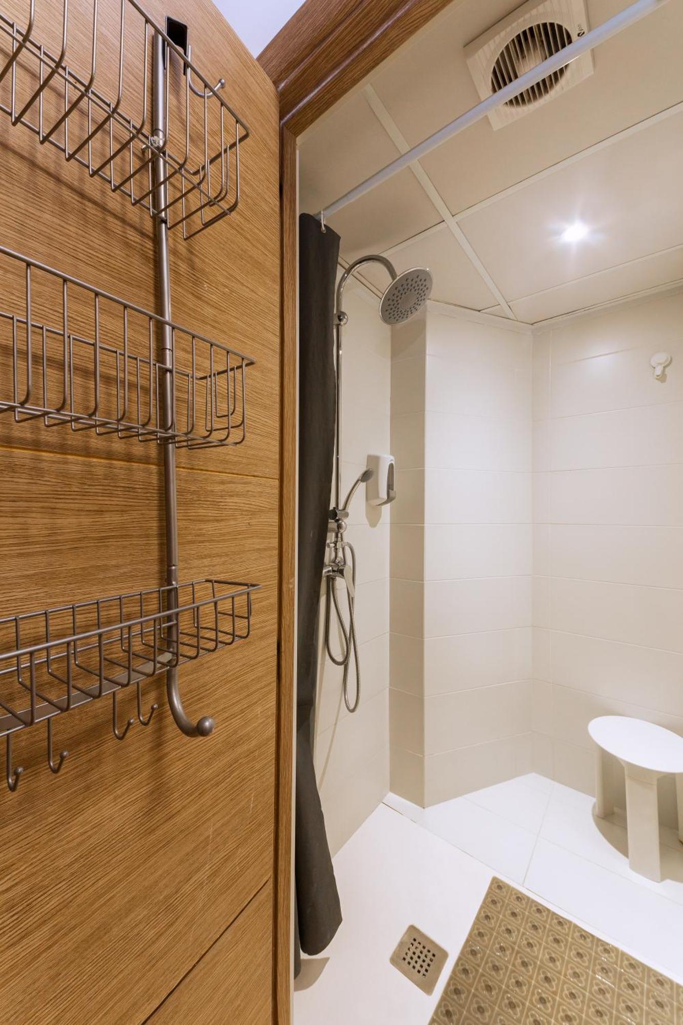 Hostal Siesta & Go Nuevos Ministerios Madrid Eksteriør billede